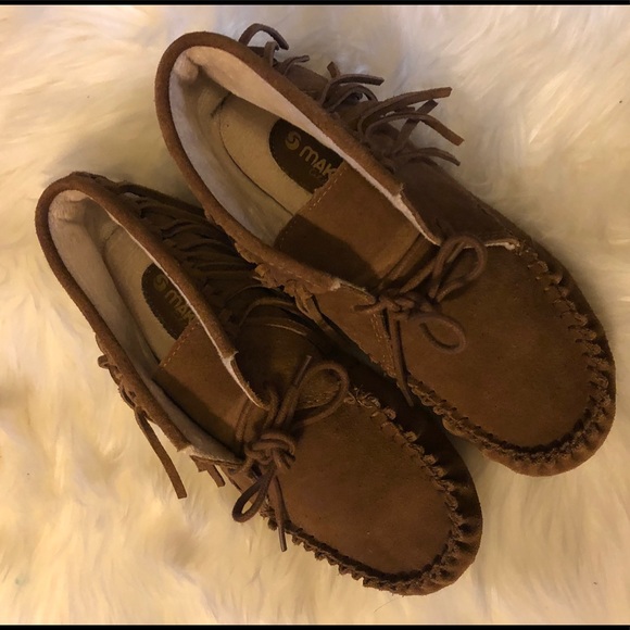 Makalu Shoes - Makalau LILO Moccasins w/ Fringe women’s Sz 8 1/2